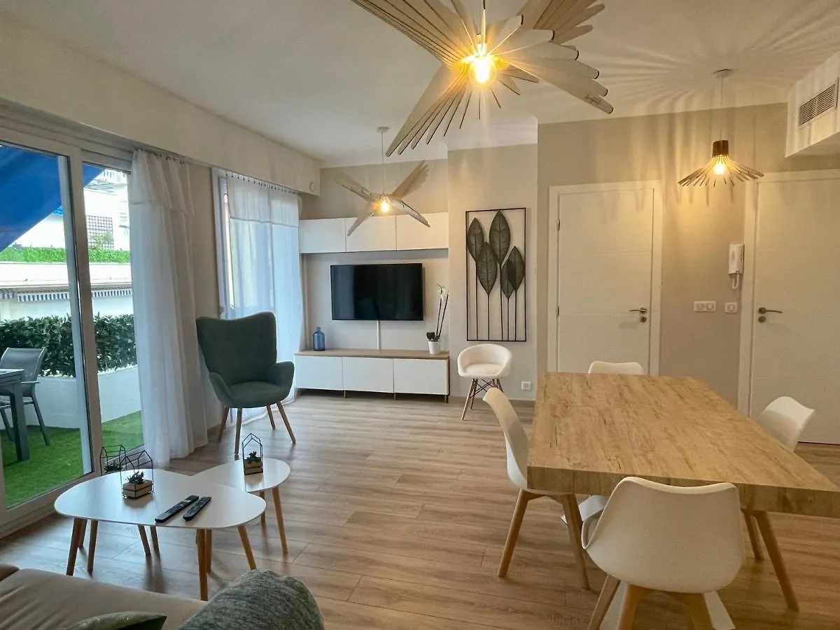 Reine Marie :Top Floor Carre D'Or Avec Acces Direct A La Mer Nice France