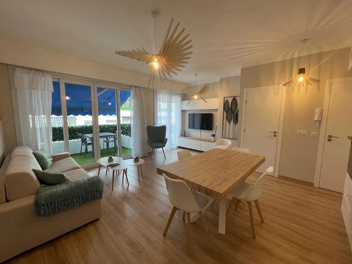 Reine Marie :Top Floor Carre D'Or Avec Acces Direct A La Mer Nice